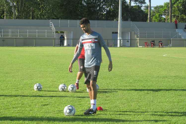 Vindo do Campinense, Augusto soma 40 jogos oficiais e apenas cinco gols com a camisa do Santa