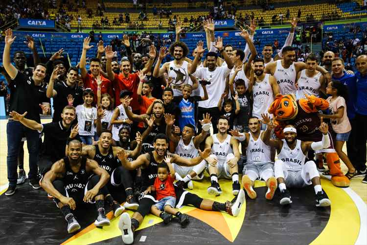 Jogo das Estrelas de 2018 foi disputado na cidade de São Paulo; pivô Anderson Varejão foi eleito o MVP
