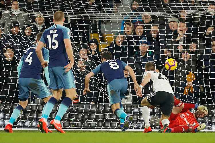 Harry Winks aproveitou cruzamento de Georges-Kevin Nkoudou e fez gol da virada do Tottenham