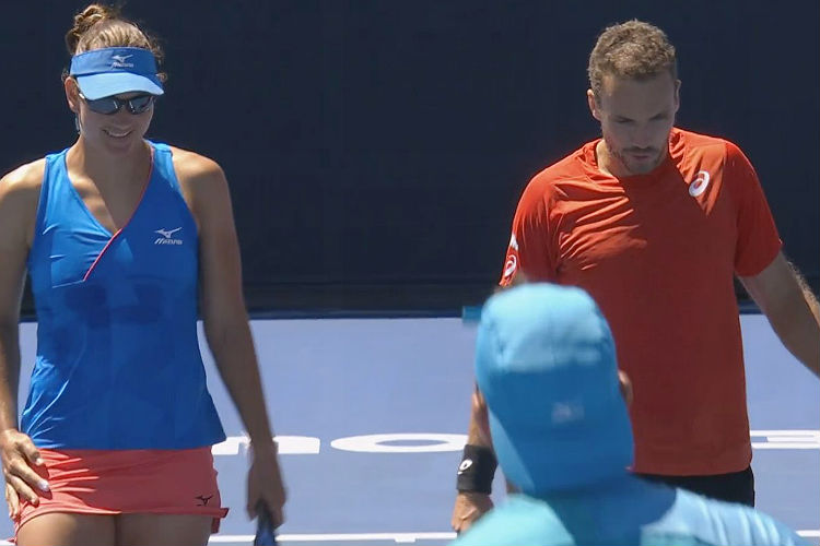 Nicole Melichar e Bruno Soares são eliminados na semifinal das duplas mistas em Melbourne 