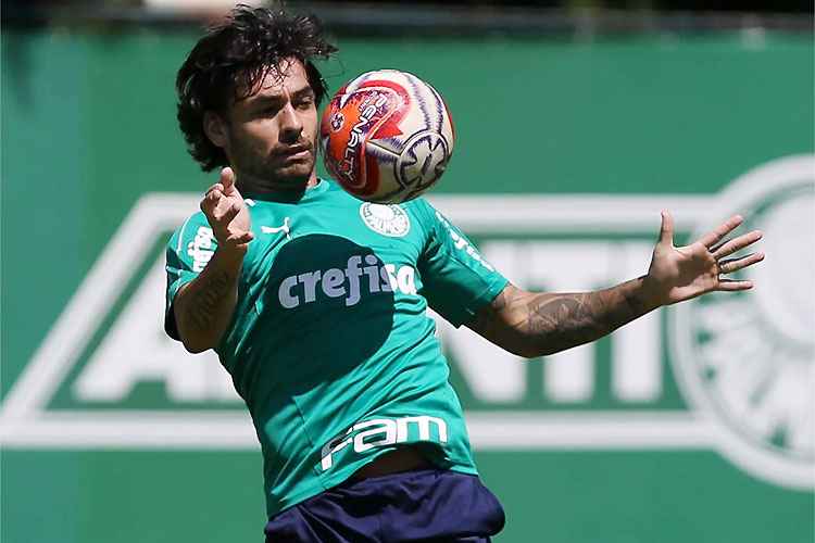 Ricardo Goulart avança mais um dia na etapa de recuperação e foi a campo para trabalho com bola