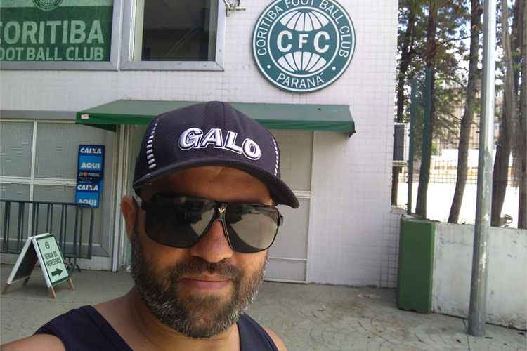 A primeira parada de Bruno foi em Curitiba, onde visitou o estádio Couto Pereira