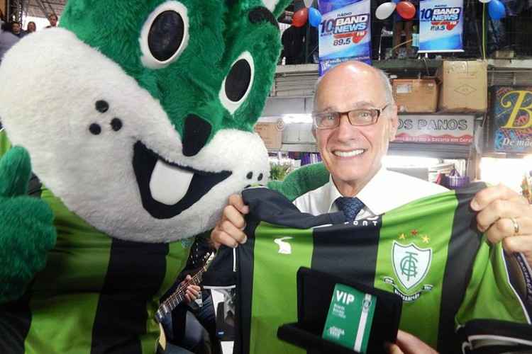 Em 2015, Boechat recebeu uma camisa oficial do América-MG, clube que se dizia torcedor