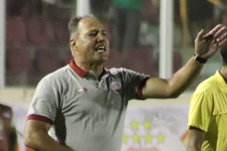 Para técnico alvirrubro, entrega da equipe em campo foi determinante para a classificação