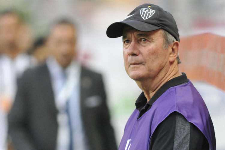 Levir Culpi comemorou classificação do Atlético na Libertadores, mas lamentou queda de rendimento