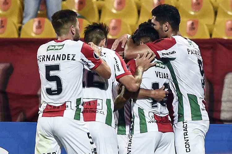 Palestino levou a melhor nos pênaltis depois de empate com Independiente Medellín, fora