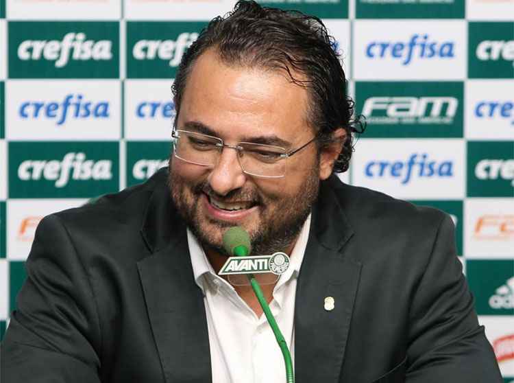 Alexandre Mattos busca estreitar relações na Europa para tentar vender alguns jovens do clube