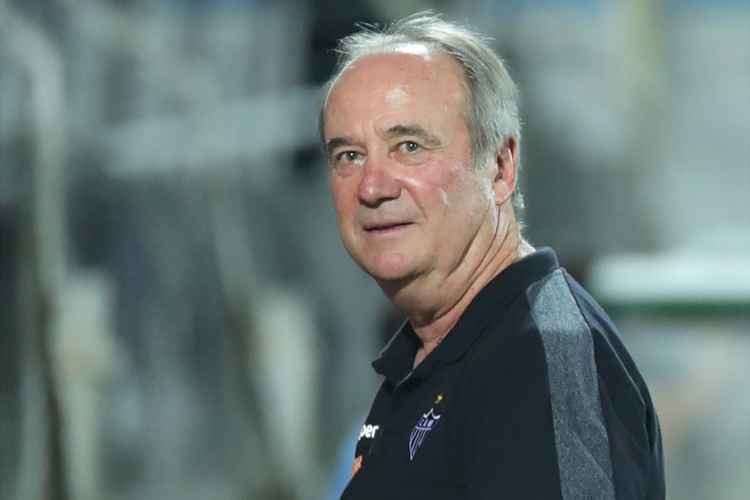 Levir Culpi comentou a polêmica sobre inscrição irregular de jogadores