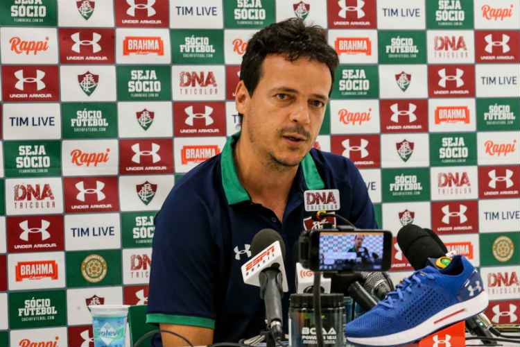 Fernando Diniz só vê coisas boas com a entrada do jogador
