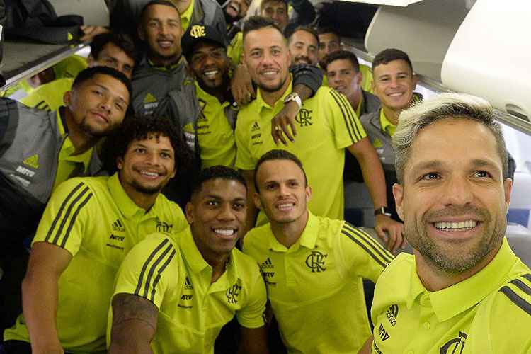Flamengo embarcou para jogo contra o San José