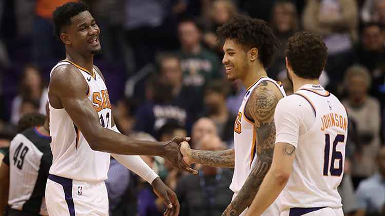 O Phoenix Suns superou o Milwaukee Bucks por 114 a 105