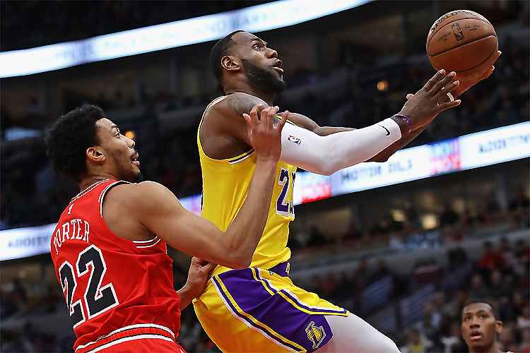 LeBron James liderou os Lakers com 36 pontos e dez rebotes