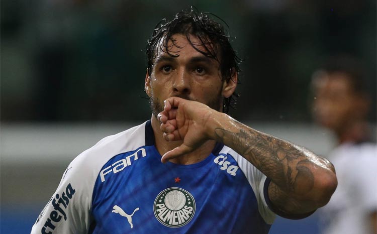 Goulart participou dos três gols da vitória de terça-feira