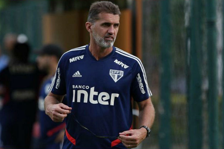 São Paulo, de Vágner Mancini, busca classificação nesta quarta