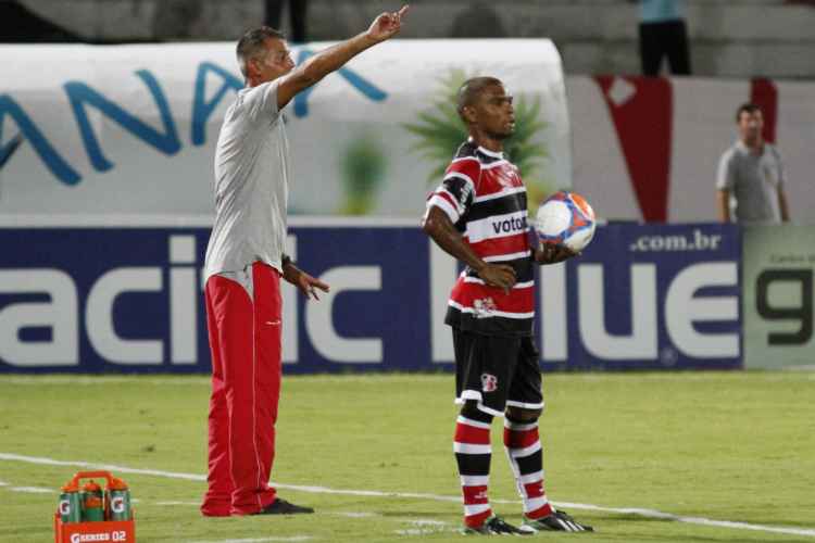 Hoje no Ceará, técnico Lisca reencontra o Santa Cruz após quase dois anos