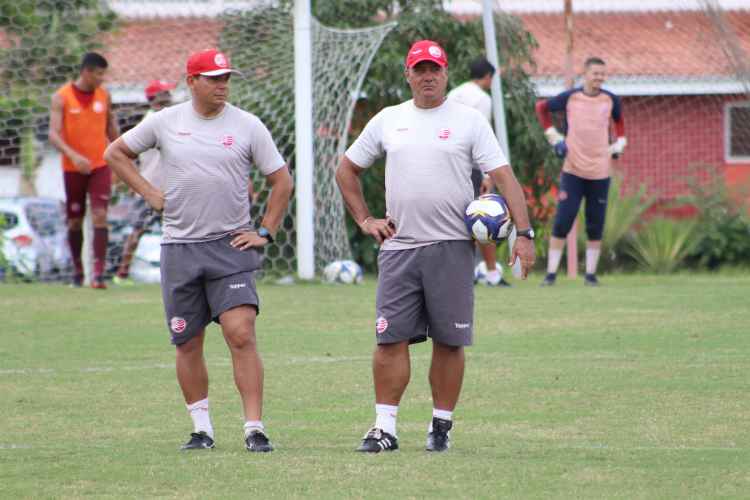 Treinador não relevou o time que vai a campo nesta quarta-feira