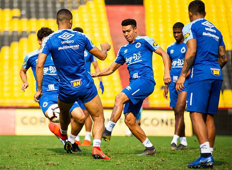 Cruzeiro treinou no estádio do Barcelona de Guayaquil, rival do Emelec