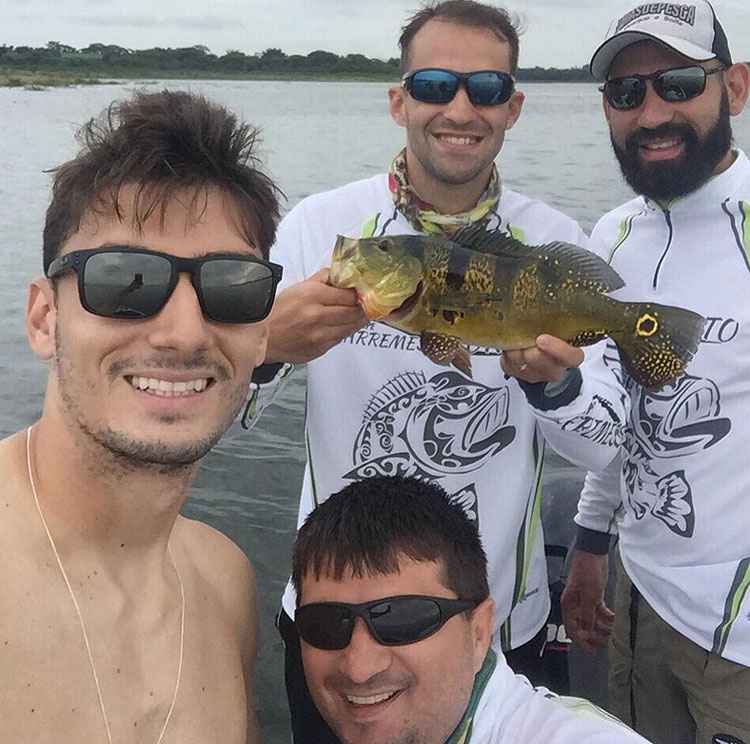 Goleiro Rafael, à esquerda, também foi parceiro de Bruno Rodrigo nas pescarias
