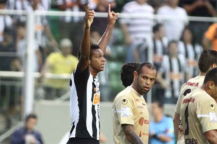 Jô marcou nos dois jogos contra o Zamora, adversário desta quarta-feira