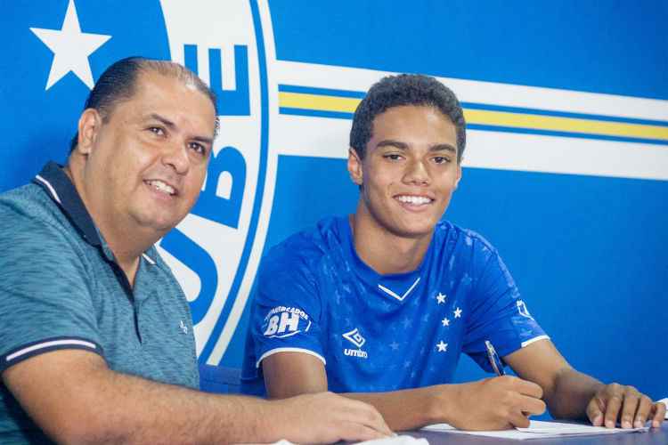 Filho de R10 sonha em ser ídolo do Cruzeiro