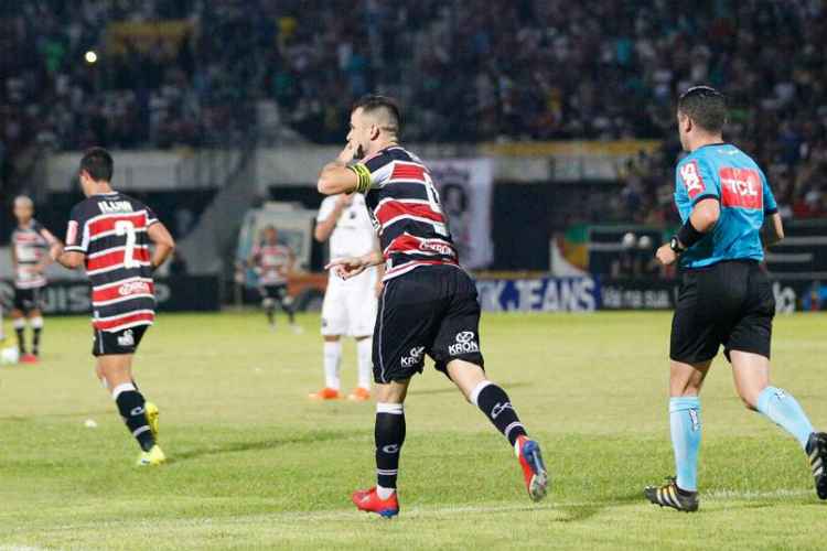 Pipico abriu e fechou a vitória do Santa por 3 a 0 sobre o ABC que valeu classificação na Copa do Brasil