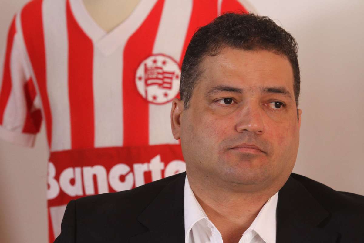 Mandatário alvirrubro afirma que decisão cabe aos clubes envolvidos