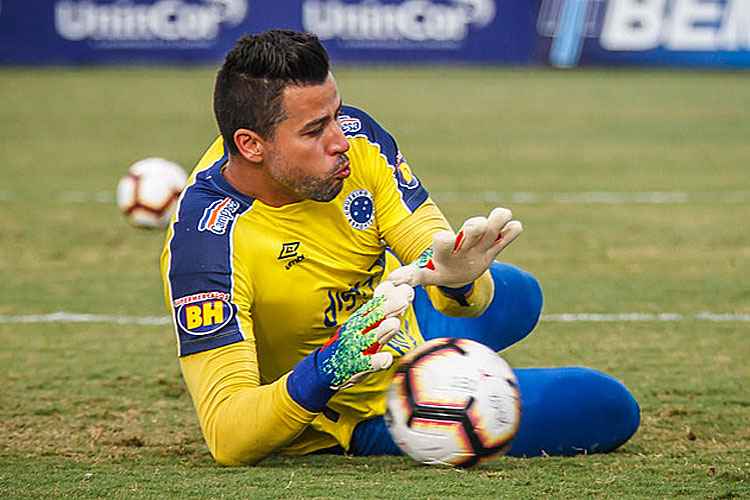 Fábio quase foi parar no Arsenal, mas preferiu continuar no Cruzeiro
