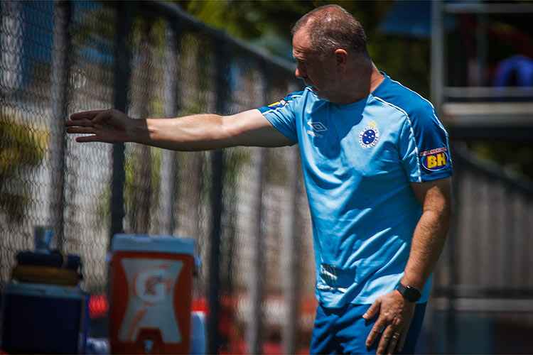 Mano Menezes admitiu que poderá poupar jogadores na partida contra o Deportivo Lara