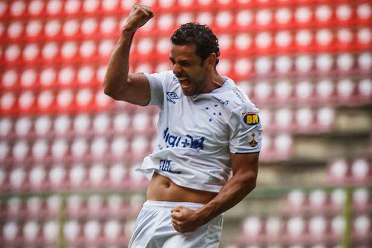 Fred fez belo gol na vitória do Cruzeiro sobre o Deportivo Lara por 2 a 0