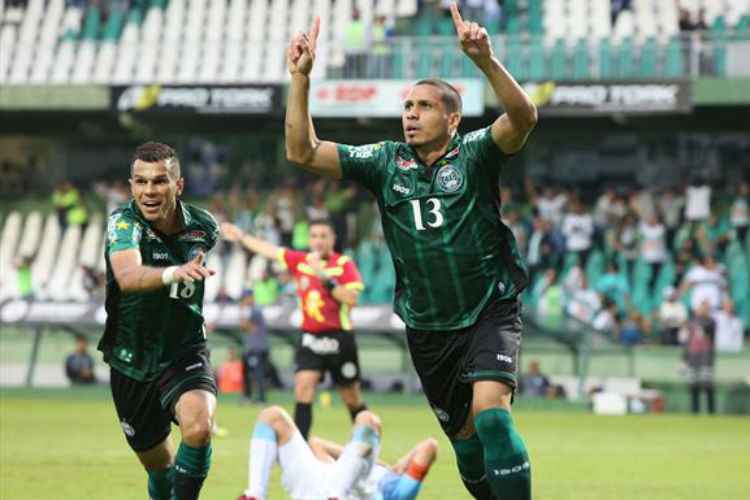 Coxa é bicampeão: 2007 e 2010.