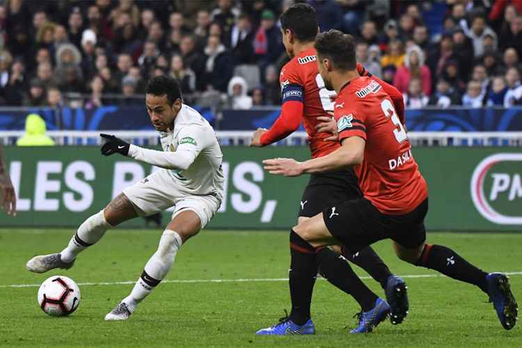 Inspiração de Neymar não foi suficiente para evitar derrota para o Rennes nos pênaltis