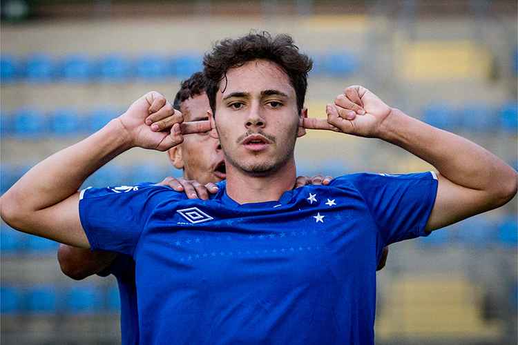 Atuações de Maurício na base do Cruzeiro vêm sendo de destaque