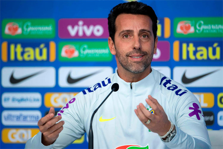 Edu sempre demonstrou interesse em trabalhar no futebol europeu