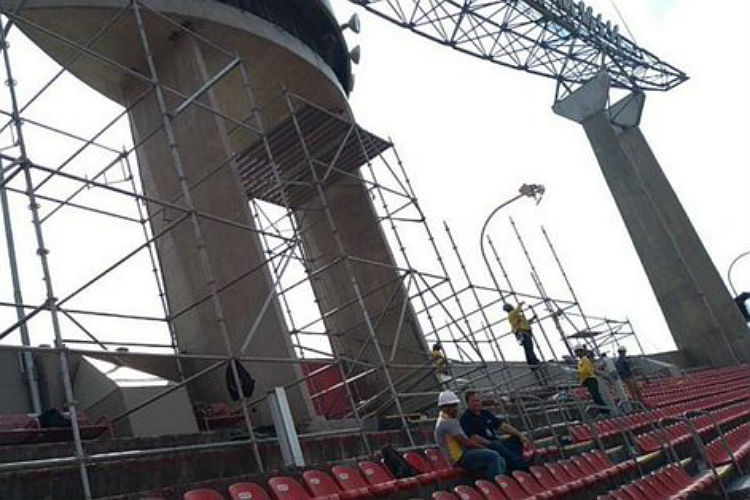 Telões fazem parte das melhorias que o estádio precisa receber
