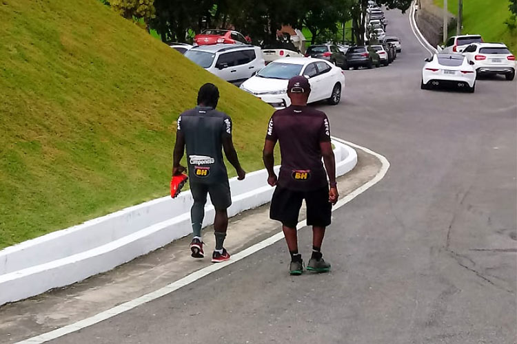 Chará deixou o gramado da Cidade do Galo antes do aquecimento