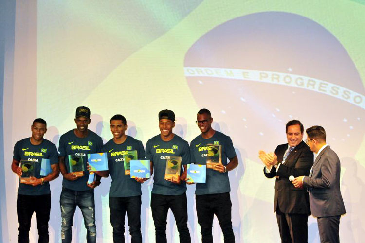 Rodrigo Nascimento, Jorge Vides, Derick Silva, Paulo André e Vitor Hugo: melhor marca do ano, com 38s05