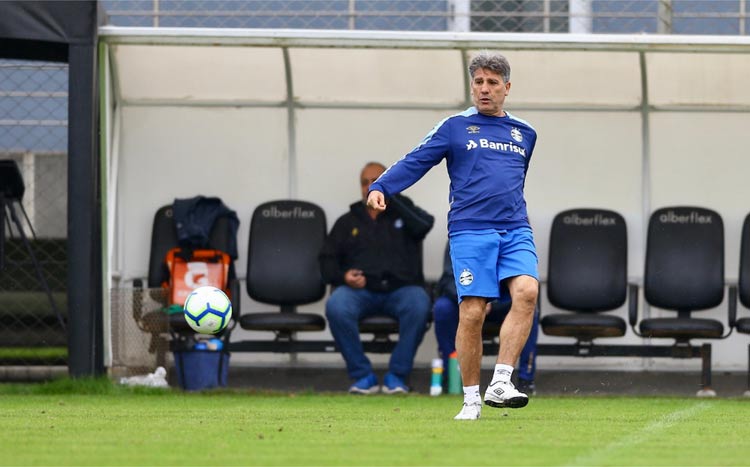 Renato Gaúcho não contará com Diego Tardelli, Marinho e Leonardo