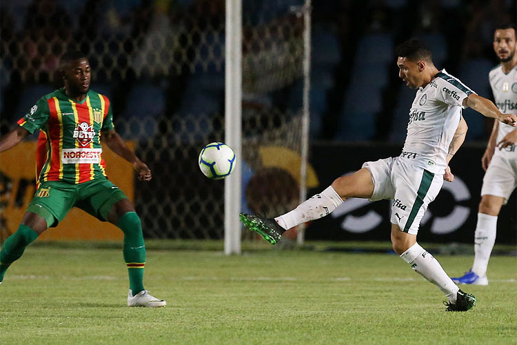 Moisés marcou aos 46min do segundo tempo e garantiu vitória do Palmeiras