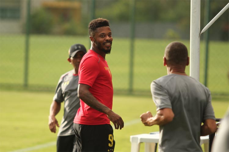 Michel Bastos defendeu o Sport em 23 jogos e marcou 4 gols