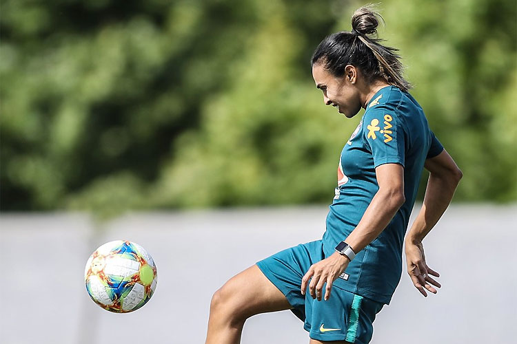 Marta foi baixa da Seleção nos treinos em Portugal após sofrer lesão muscular