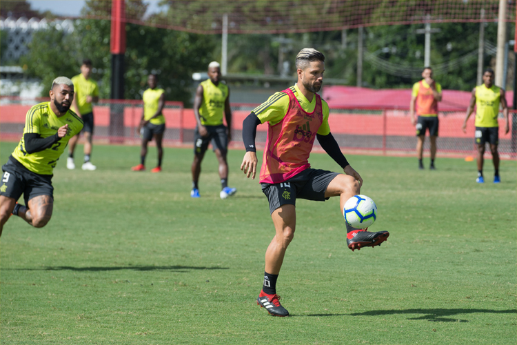 Diego substituirá Arrascaeta no duelo pelo Campeonato Brasileiro