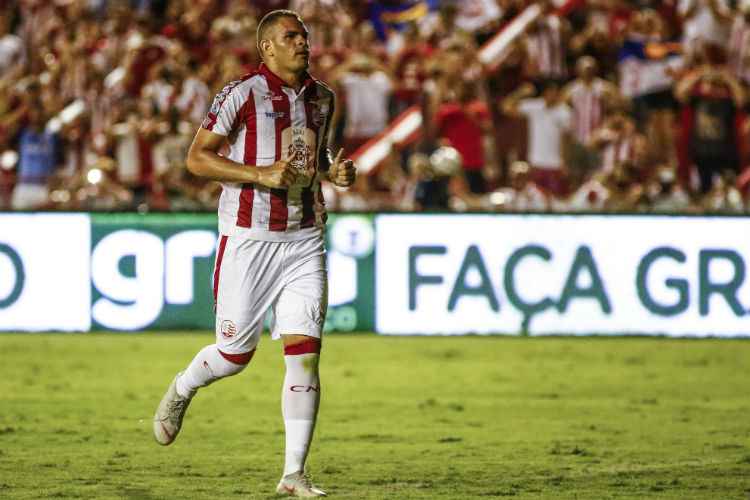 Em 2019, Wallace Pernambucano já passou três períodos superiores a 30 dias sem marcar