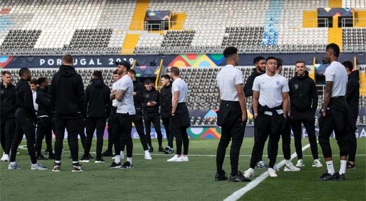 A Inglaterra espera manter o ótimo momento do futebol de clubes do país na seleção