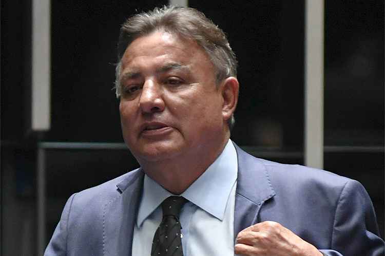 Zezé Perrella divulgou novo ofício na noite desta terça