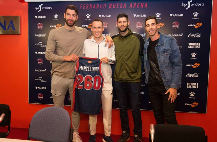 Marcelinho Huertas foi homenageado pelo Baskonia em sua despedida