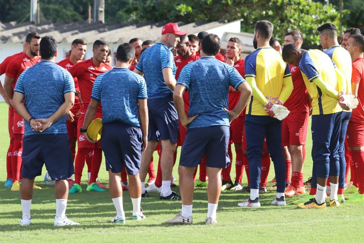 Após ter jogo adiado contra o Botafogo-PB por duas vez, Náutico iniciou preparação para o clássico