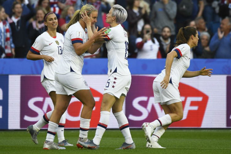 Seleção norte-americana venceu a Suécia por 2 a 0