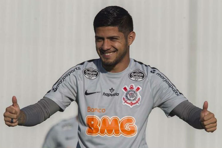 Sergio Díaz durante atividade no CT Joaquim Grava