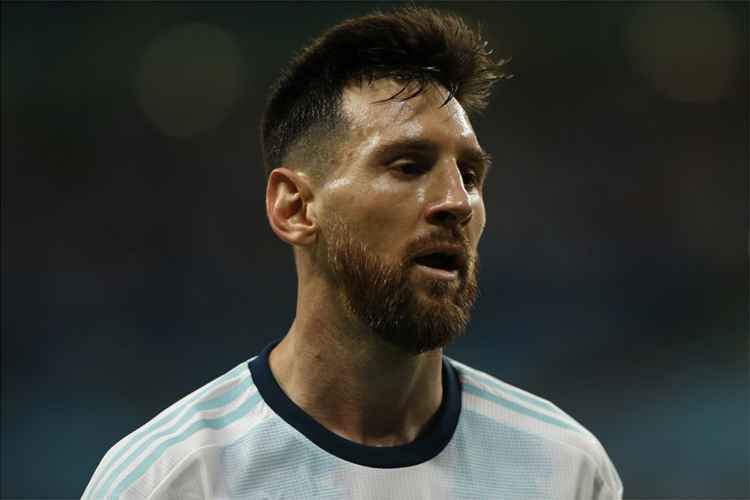 Messi perdeu a paciência com os gramados da competição continental