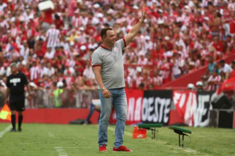 Será a primeira vez que Roberto Fernandes enfrentará o Náutico nos Aflitos desde que comandou clube pela 1ª vez, em 2007